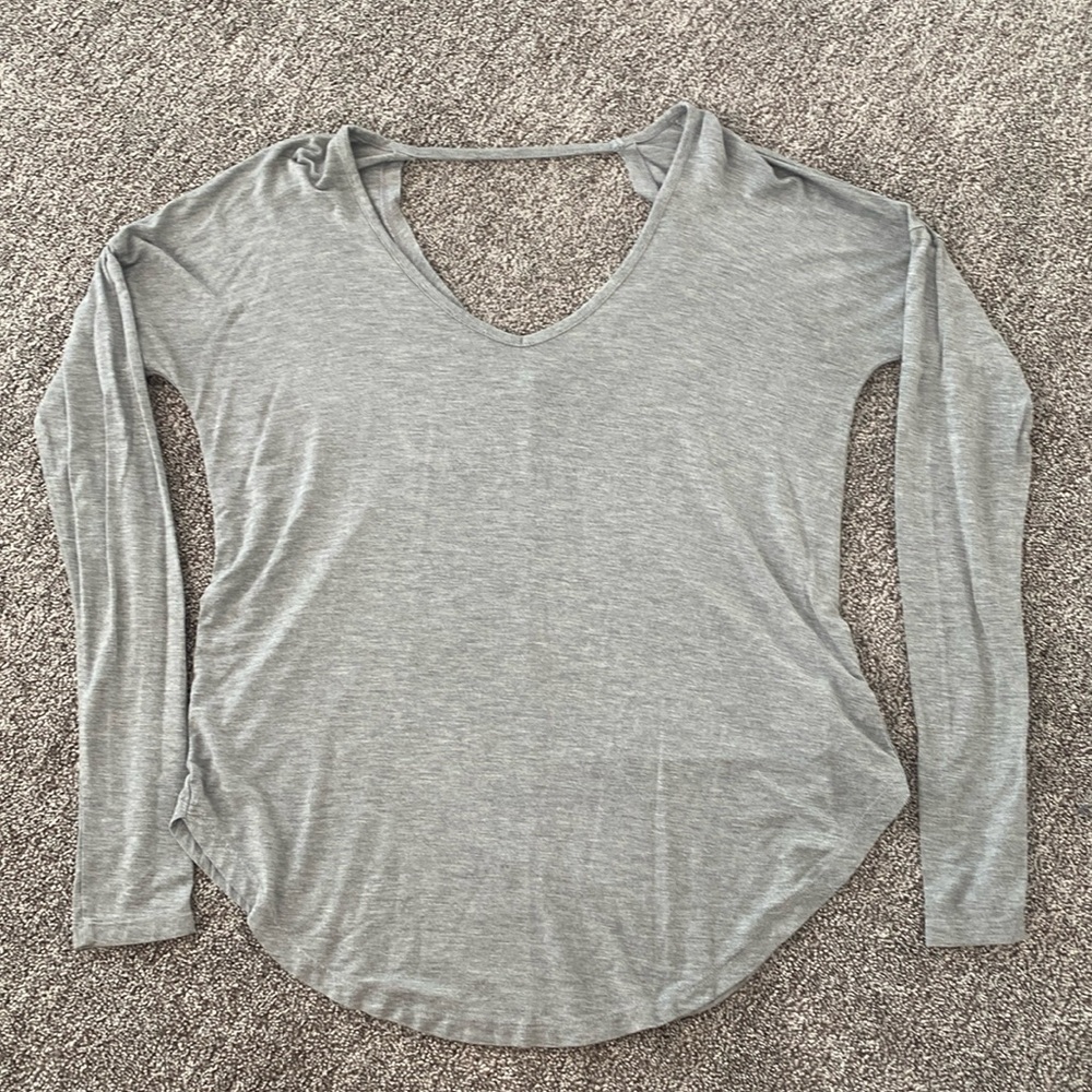 Gap open back key hole grey long sleeve